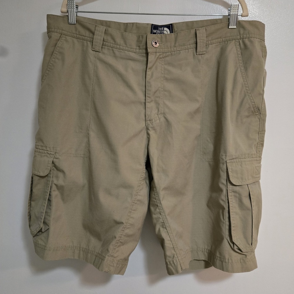 North Face Mens Khaki Cargo Shorts Size 40 Rip-Stop CX92 Hiking Outdoor 40x11 in